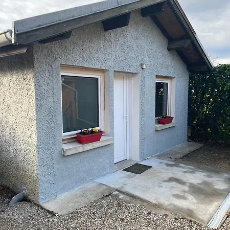 Maisonnette Avec Parking Prive Et Local A Velos * Brégnier-Cordon