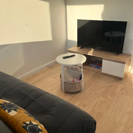 Maisonnette Avec Parking Prive Et Local A Velos Brégnier-Cordon