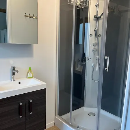 Ferienhaus Maisonnette Avec Parking Prive Et Local A Velos Brégnier-Cordon